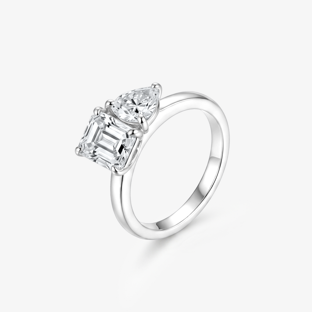 Emerald Pear Moissanite Toi et Moi Ring