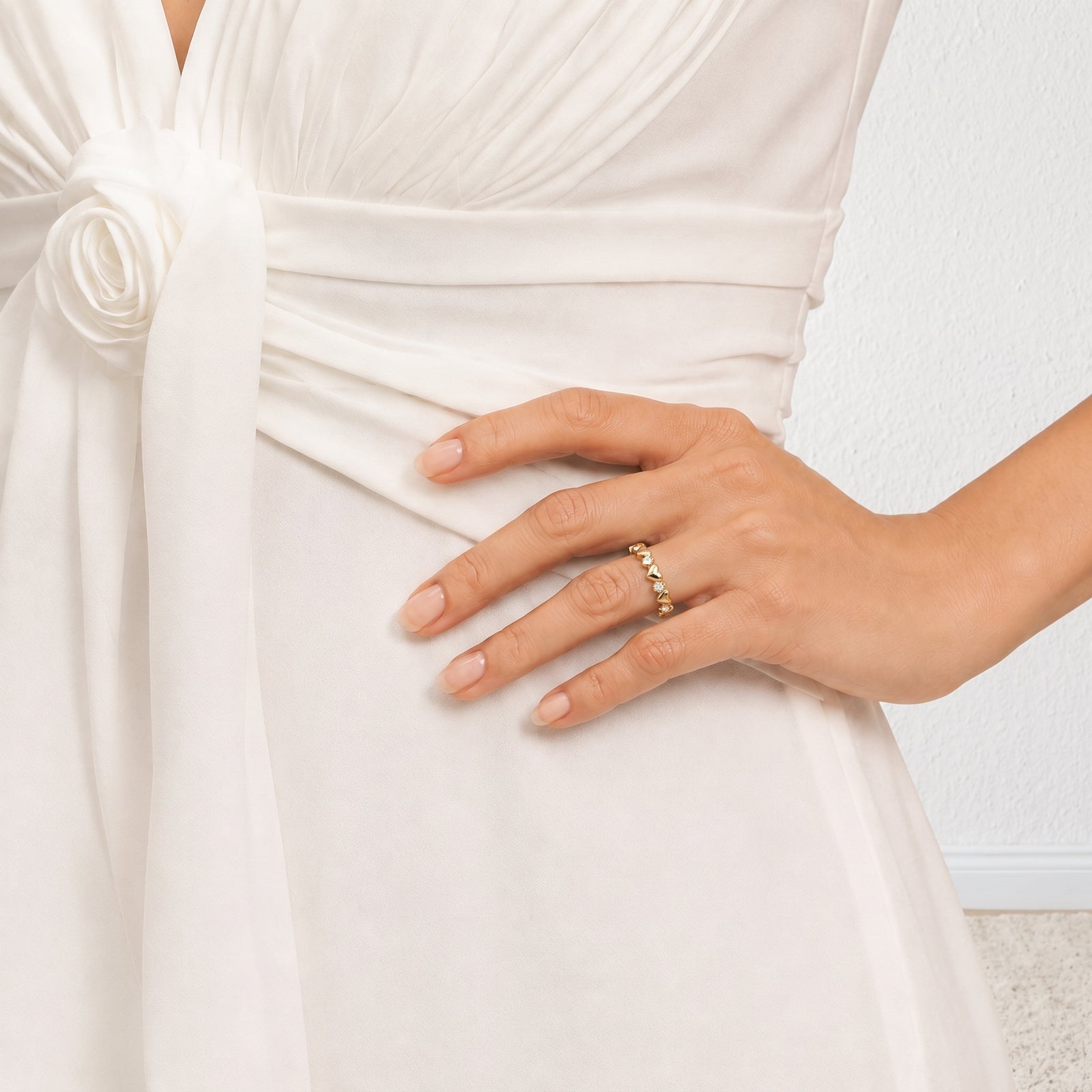 Moissanite Heart Motif Gold Band Ring