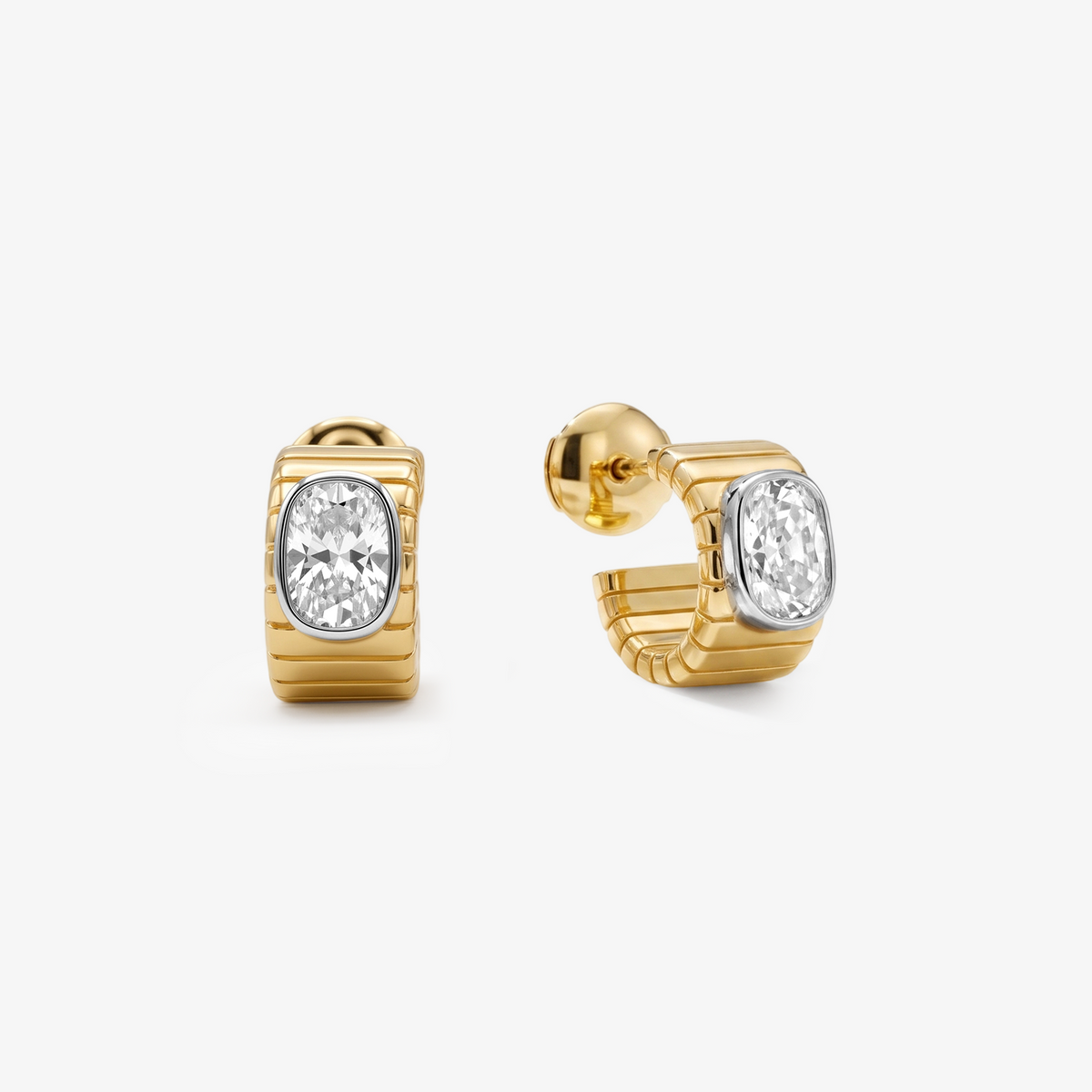 Ribbed Wide Huggie Oval Bezel Earrings