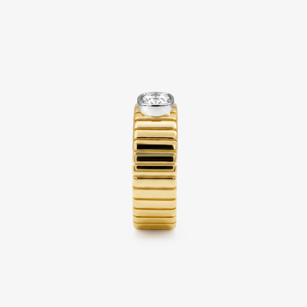 Ribbed Wide Band Oval Bezel Solitaire Ring